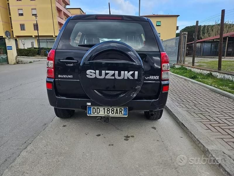 Usata Suzuki Vitara 129 CV (94 kW) 2006 Nero SUV