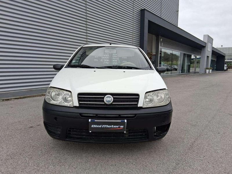 Usata Fiat Punto 69 CV (50 kW) 2004 Bianco Utilitaria