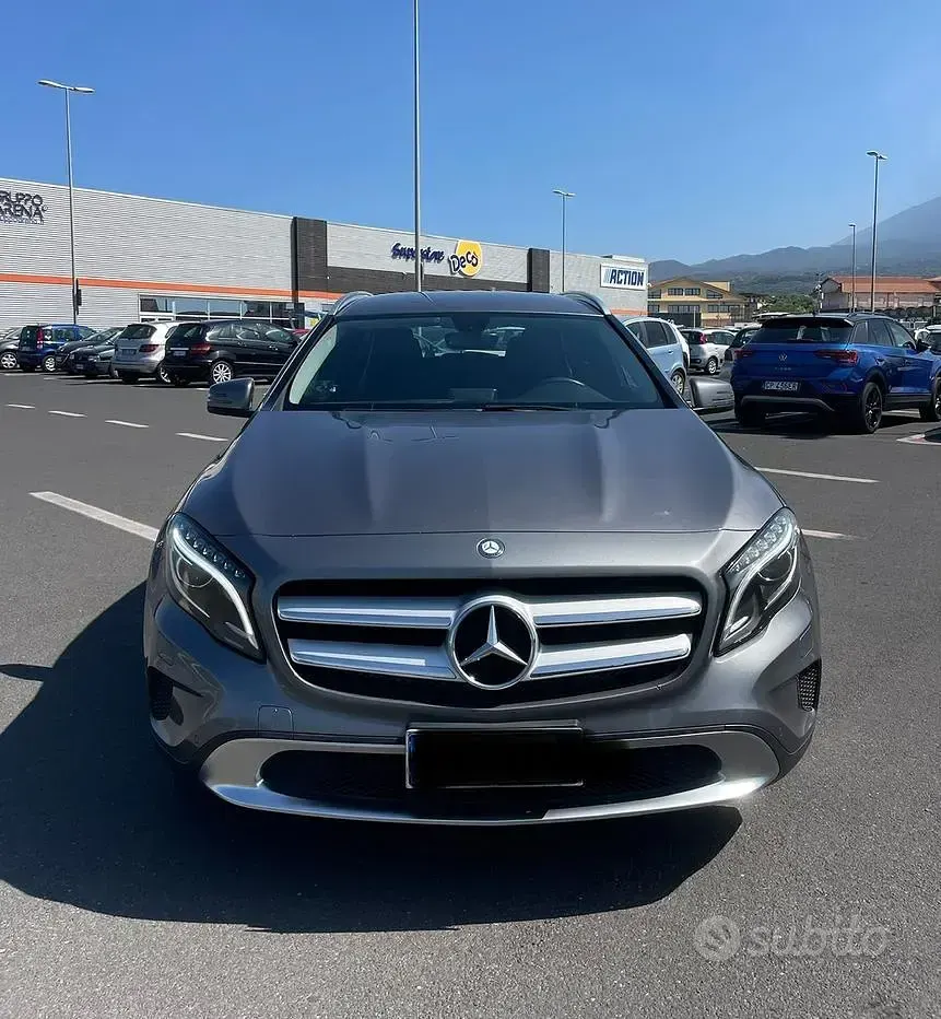 Usata Mercedes GLA200 136 CV (100 kW) 2014 Grigio SUV