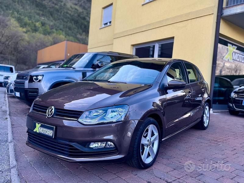 Usata VW Polo Comfortline 90 CV (66 kW) 2016 Marrone Berlina