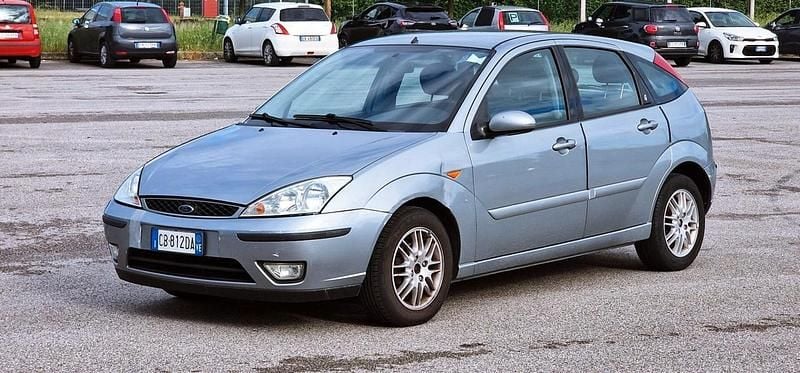 Usata Ford Focus Ghia 100 CV (73 kW) 2002 Grigio Station wagon