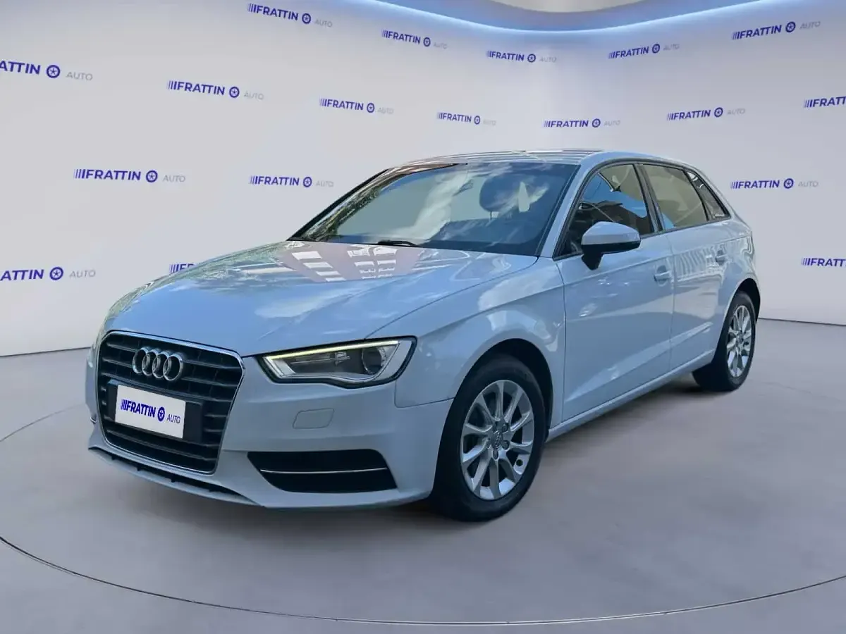 Käytetty Audi A3 Sportback Attraction 110 HP (80 kW) 2016 Viistoperä