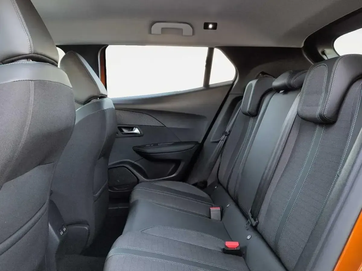 Usata Peugeot 2008 Allure 110 CV (80 kW) 2022 Arancione SUV