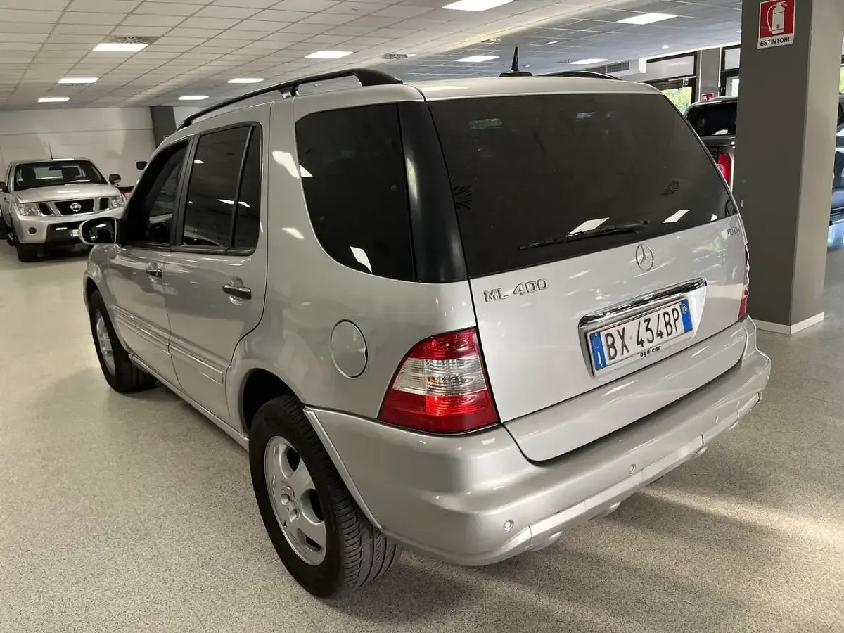 Usata Mercedes ML400 250 CV (183 kW) 2002 Argento SUV