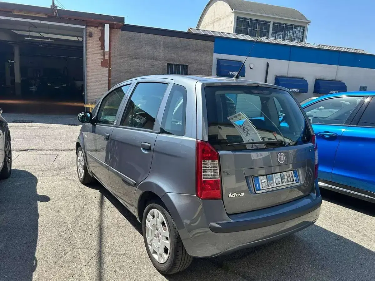Usata Fiat Idea Active 95 CV (69 kW) 2011 Grigio patrizia Monovolume