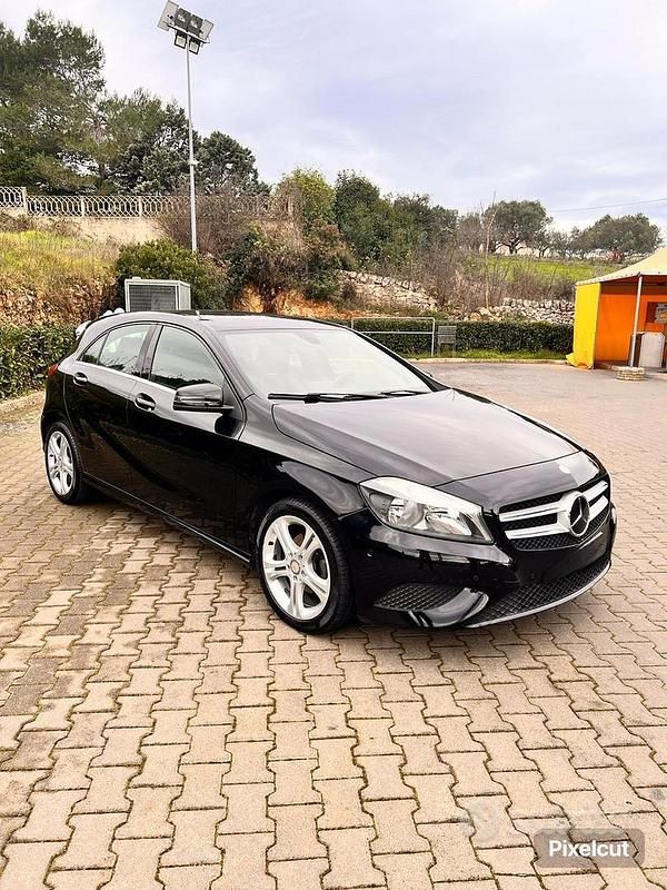 Usata Mercedes A180 109 CV (80 kW) 2013 Nero Berlina