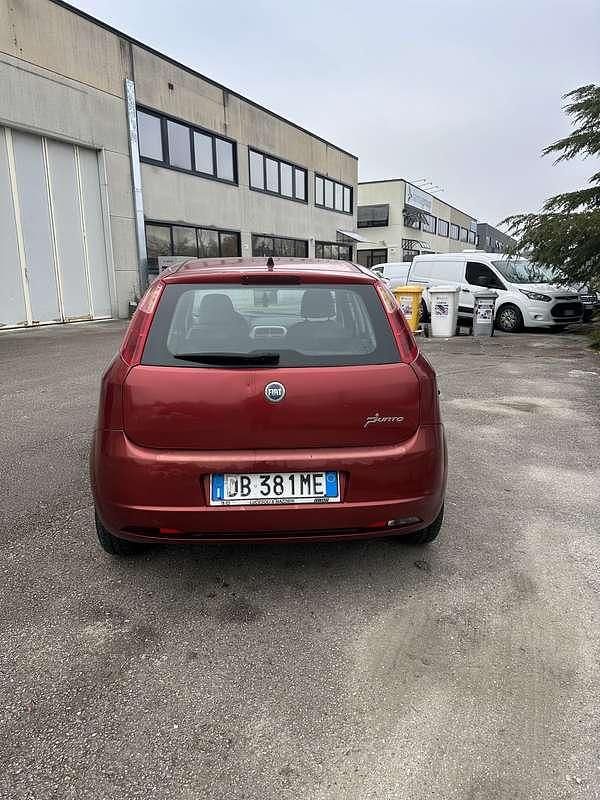 Usata Fiat Grande Punto Dynamic 65 CV (47 kW) 2006 Utilitaria