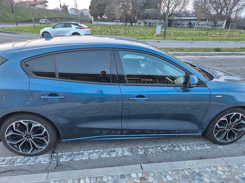 Usata Ford Focus ST-Line 125 CV (91 kW) 2021 Blu Berlina