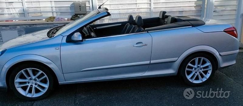 Usata Opel Astra Cabriolet 150 CV (110 kW) 2007 Grigio Cabrio