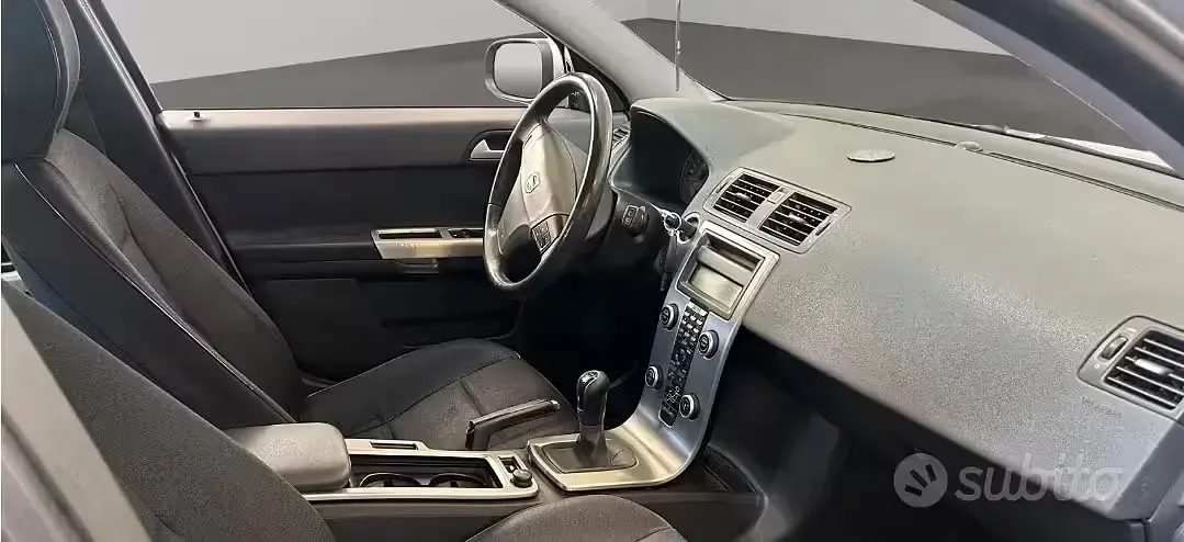 Usata Volvo V50 R-Design 115 CV (84 kW) 2010 Bianco Station wagon