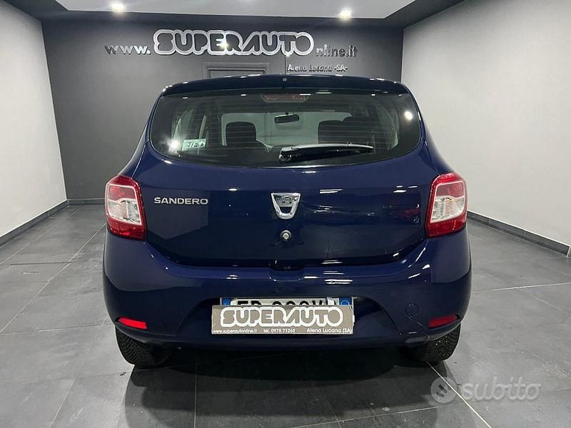 Usata Dacia Sandero Ambiance 75 CV (55 kW) 2014 Blu Berlina