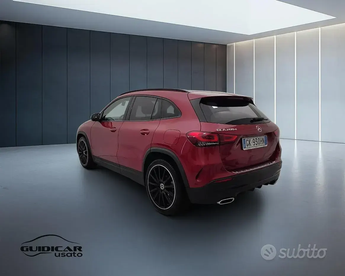 Usata Mercedes GLA200 Premium 150 CV (110 kW) 2023 Rosso SUV