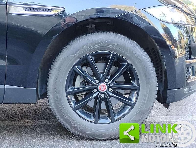 Usata Jaguar F-Pace Portfolio 180 CV (132 kW) 2018 Black santorini SUV