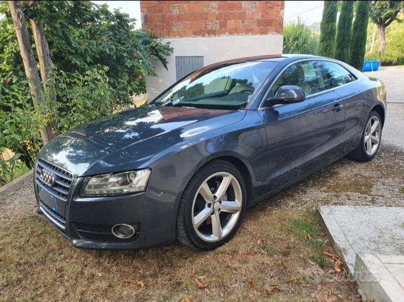 Usata Audi A5 Design 190 CV (139 kW) 2010 Grigio Coupé