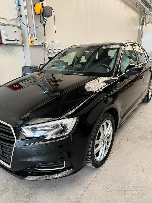 Usata Audi A3 Design 116 CV (85 kW) 2019 Nero Berlina