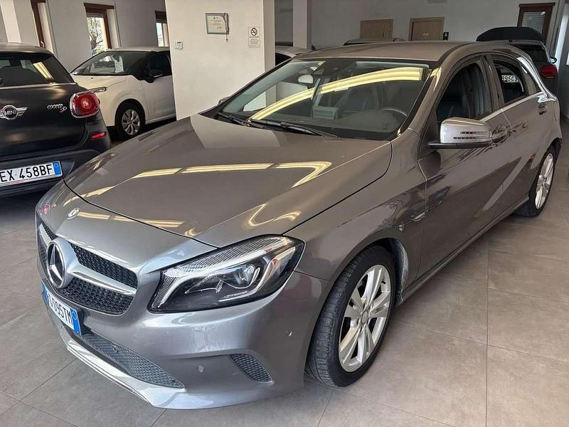 Usata Mercedes A200 Premium 136 CV (100 kW) 2016 Grigio Berlina