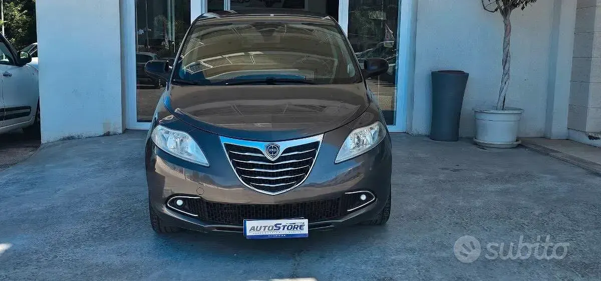 Usata Lancia Ypsilon Gold 95 CV (69 kW) 2011 Utilitaria