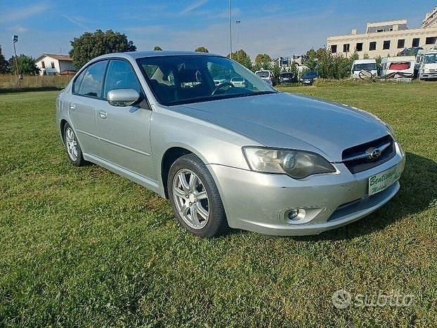 Usata Subaru Legacy 137 CV (100 kW) 2005 Grigio Berlina