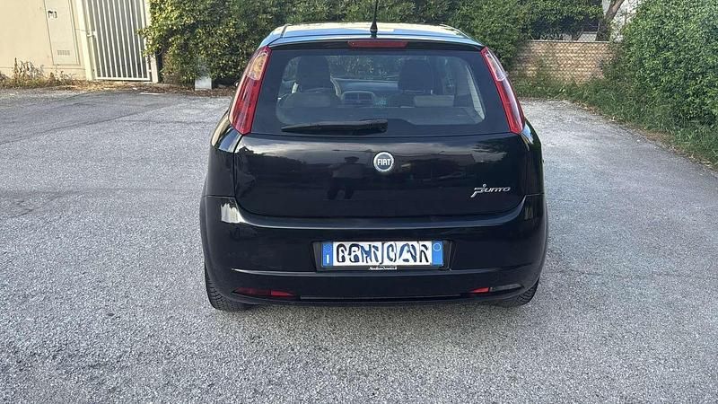 Usata Fiat Grande Punto Dynamic 90 CV (66 kW) 2005 Utilitaria