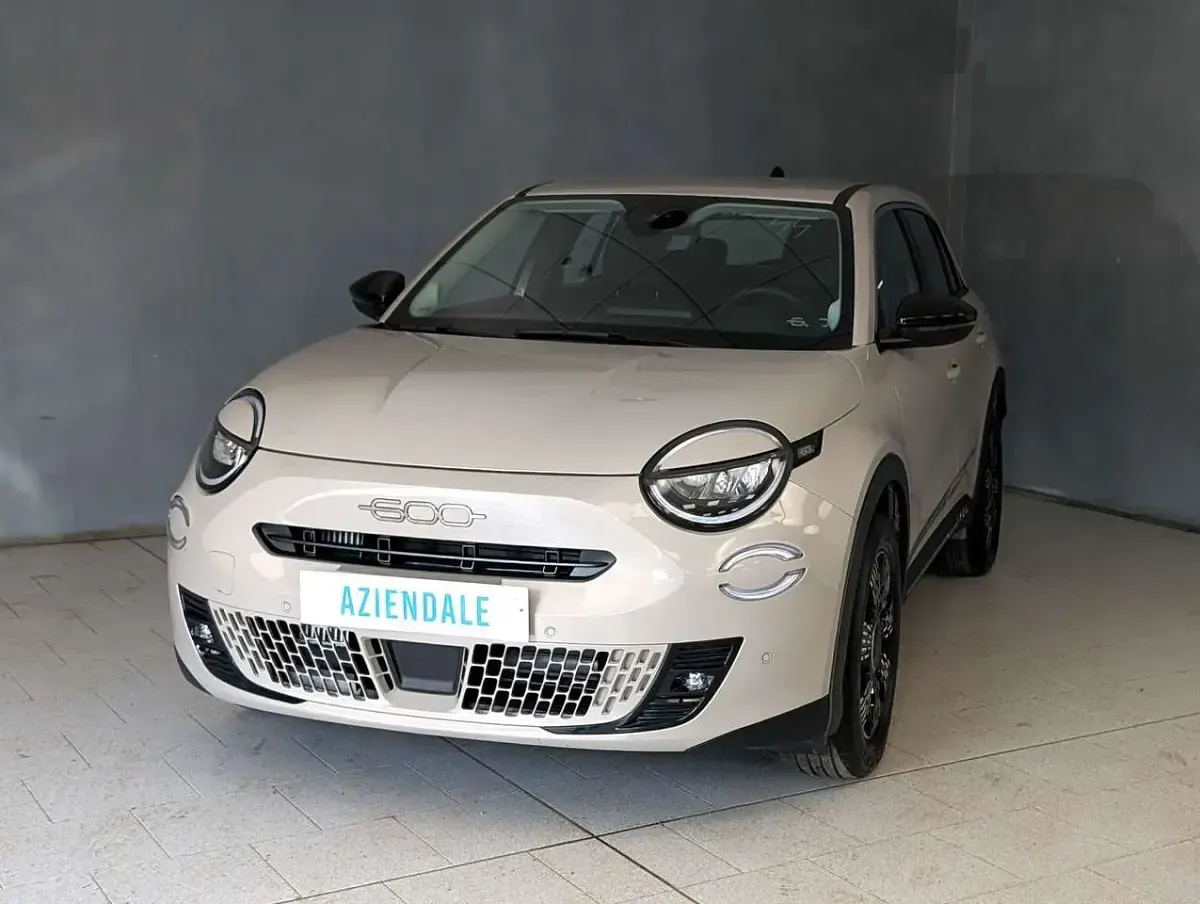 Usata Fiat 600 Pop 145 CV (106 kW) 2025 SUV