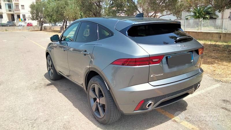 Usata Jaguar E-Pace R-Dynamic 150 CV (110 kW) 2019 Grigio SUV