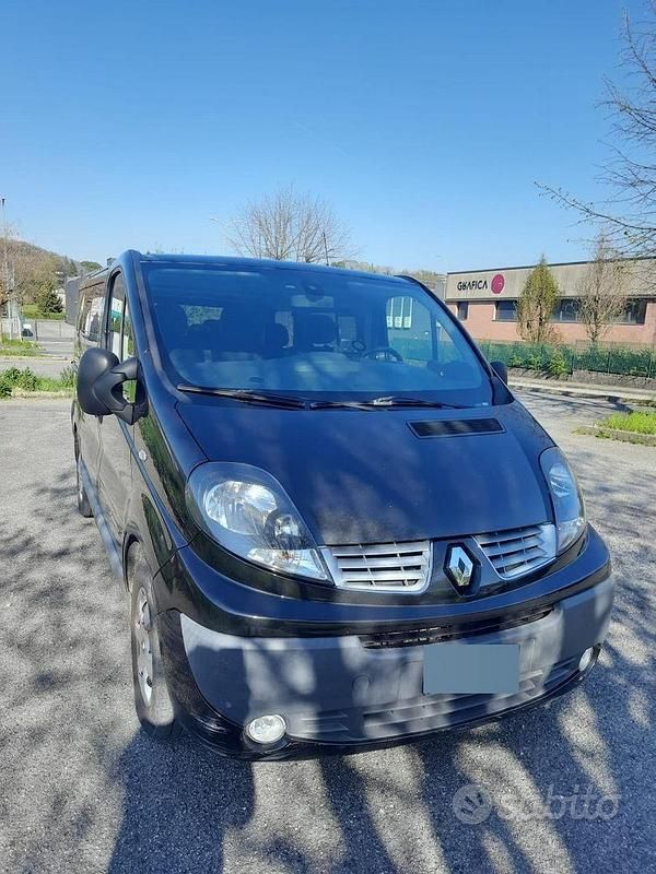 Begagnad Renault Trafic 114 HK (83 kW) 2012 Svart Minibuss