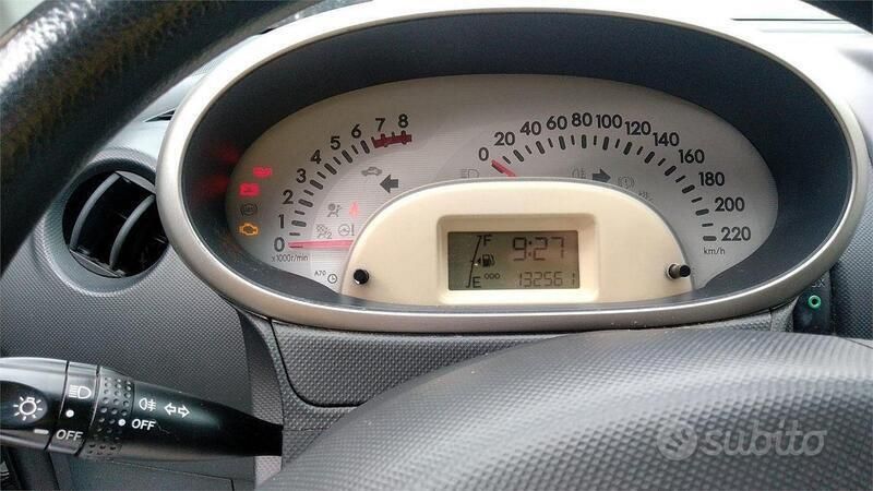 Usata Daihatsu Sirion 58 CV (42 kW) 2008 Argento Utilitaria