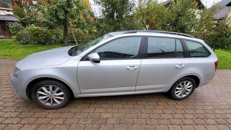 Usata Skoda Octavia Executive 150 CV (110 kW) 2015 Argento Utilitaria