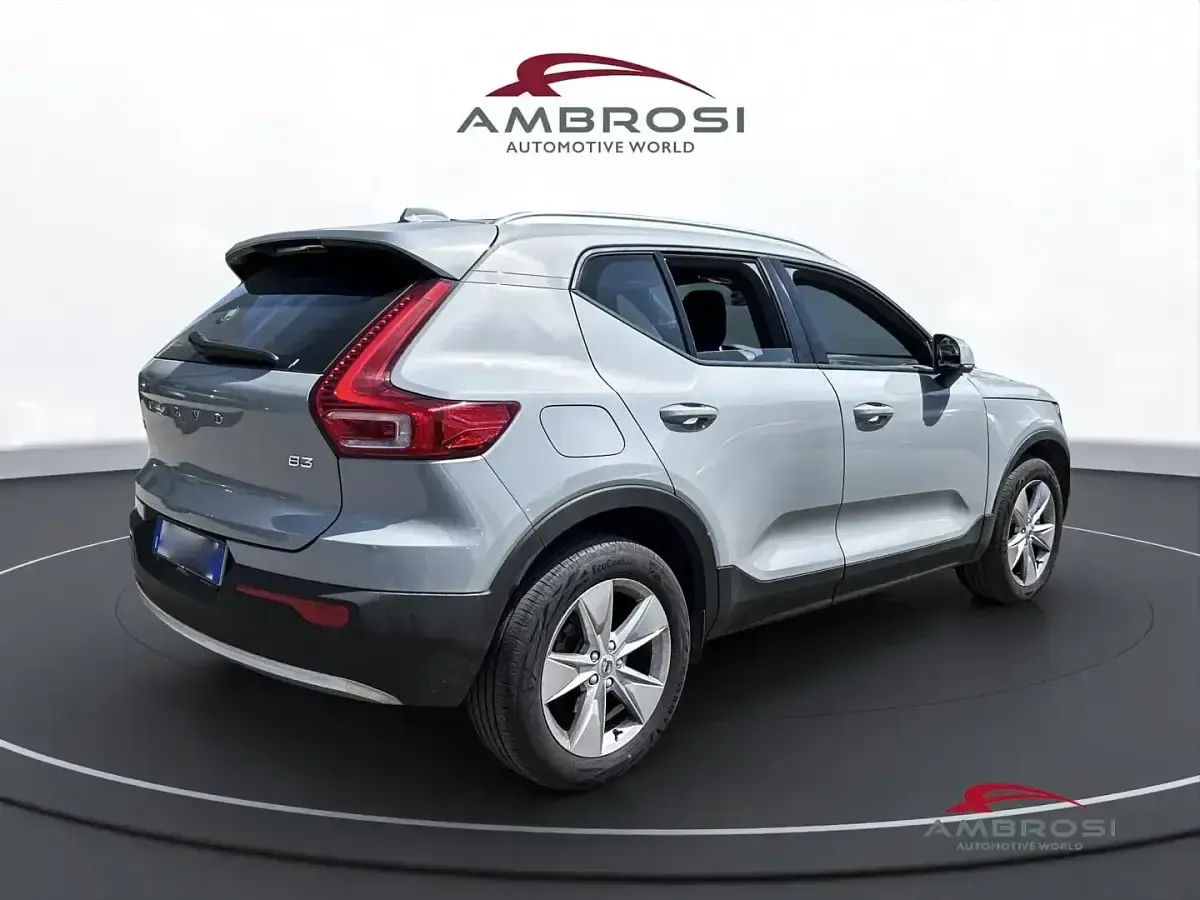 Usata Volvo XC40 Core 163 CV (119 kW) 2024 Grigio SUV