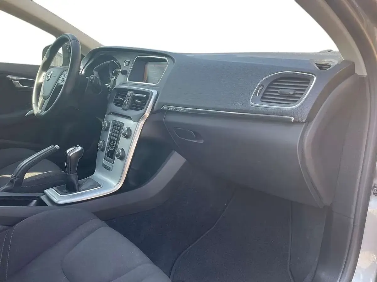 Usata Volvo V40 CC 120 CV (88 kW) 2018 Grigio metallizzato Station wagon