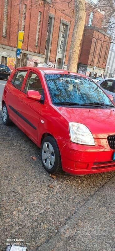 Usata Kia Picanto 61 CV (44 kW) 2007 Rosso Utilitaria