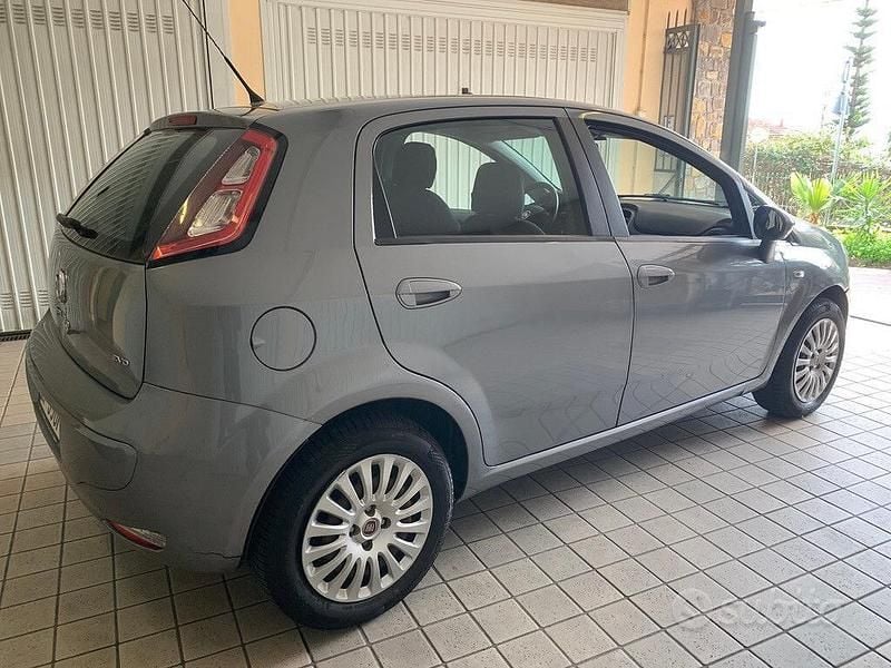 Usata Fiat Punto Evo 65 CV (47 kW) 2010 Grigio Utilitaria