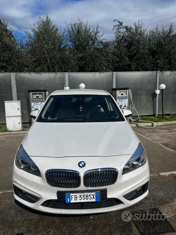 Usata BMW 218 Active Tourer Luxury Line 150 CV (110 kW) 2015 Bianco Monovolume