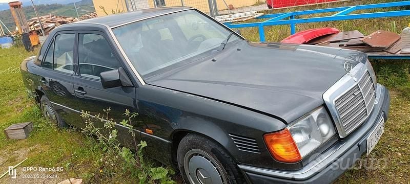 Usata Mercedes 250 1992 Nero Berlina