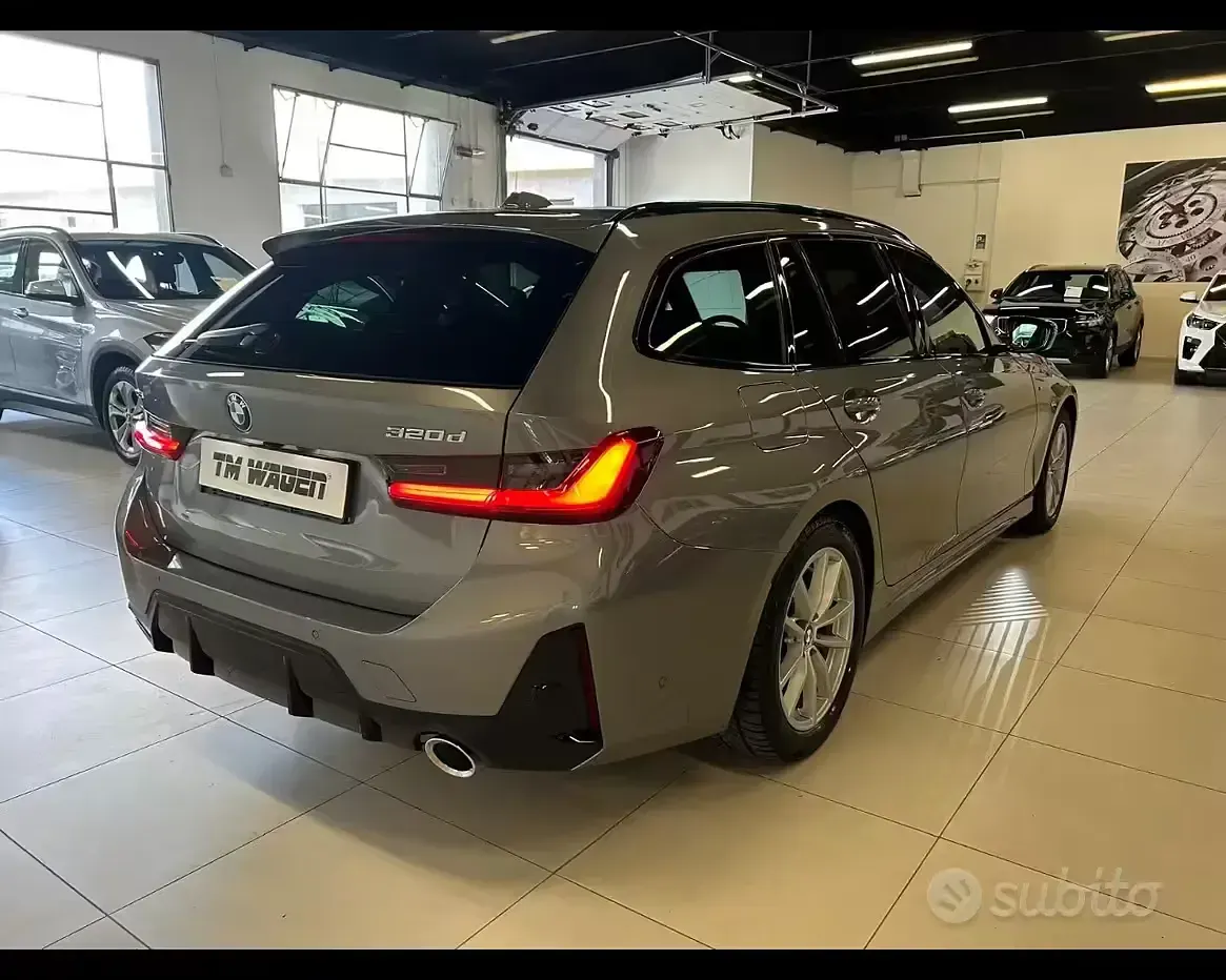 Usata BMW 320e Efficient Dynamics 190 CV (139 kW) 2025 Grigio Station wagon