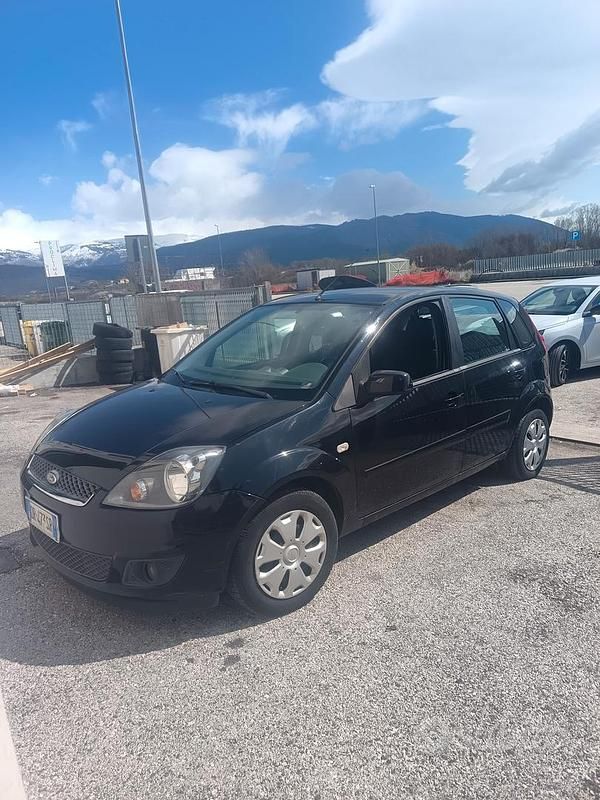 Usata Ford Fiesta 2008 Nero Utilitaria