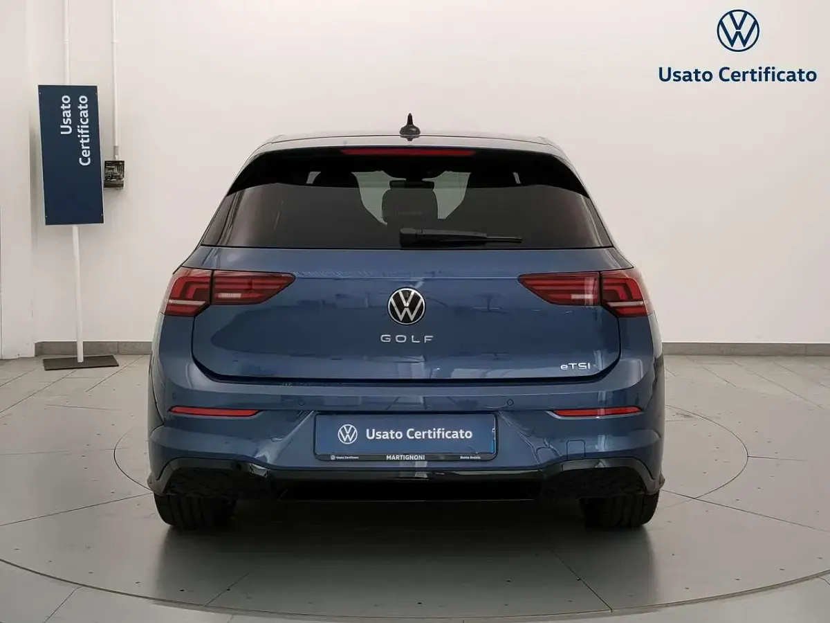 Nuova VW Golf VIII R-line Plus 150 CV (110 kW) 2026 Blu/azzurro Berlina