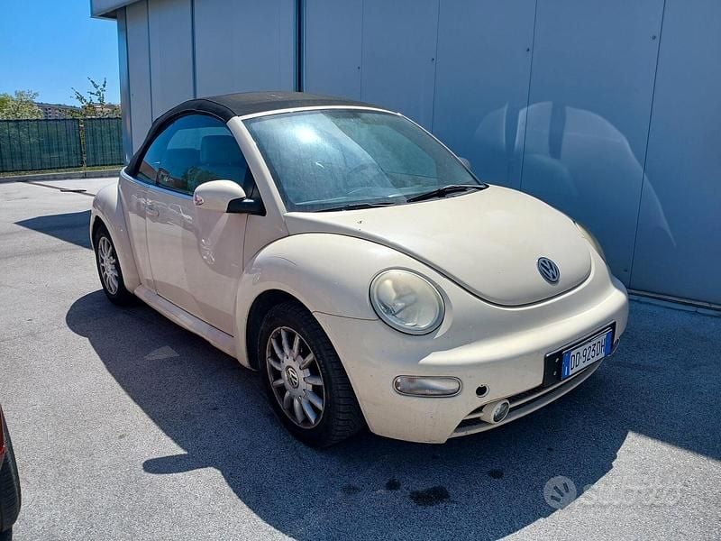 Beige Usata 2006 VW Beetle Cabrio | 4900 € (Ottimo prezzo) - Immagine 1/4