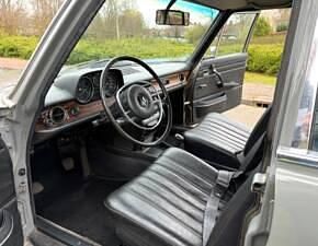 Usata Mercedes 250 130 CV (95 kW) 1971 Grigio Berlina