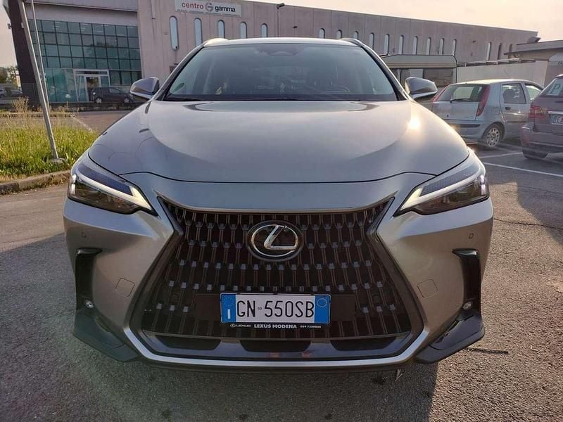 Usata Lexus NX300 309 CV (227 kW) 2023 Oro SUV