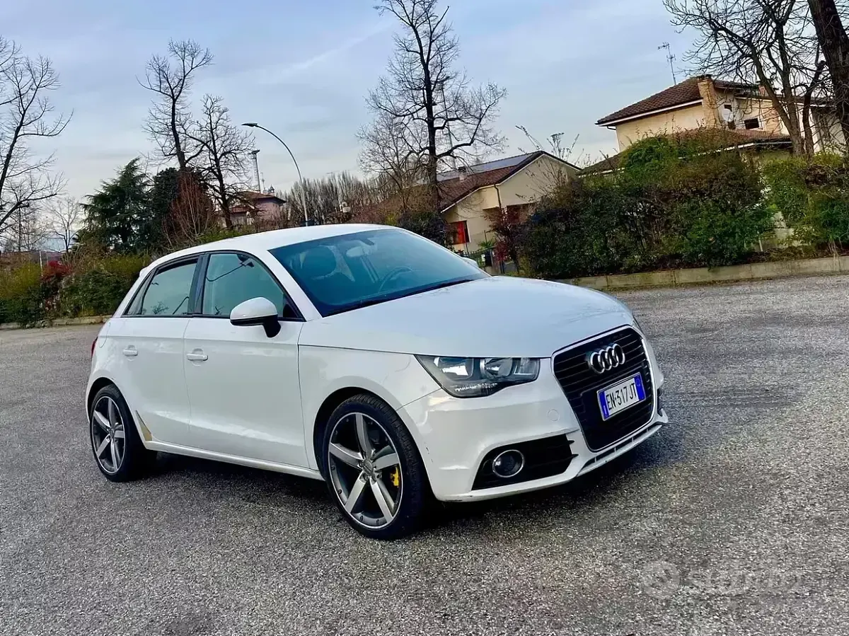 Usata Audi A1 Attraction 105 CV (77 kW) 2012 Bianco Utilitaria