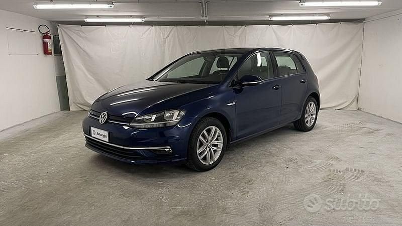 Usata VW Golf VII Comfortline 110 CV (80 kW) 2018 Blu Berlina