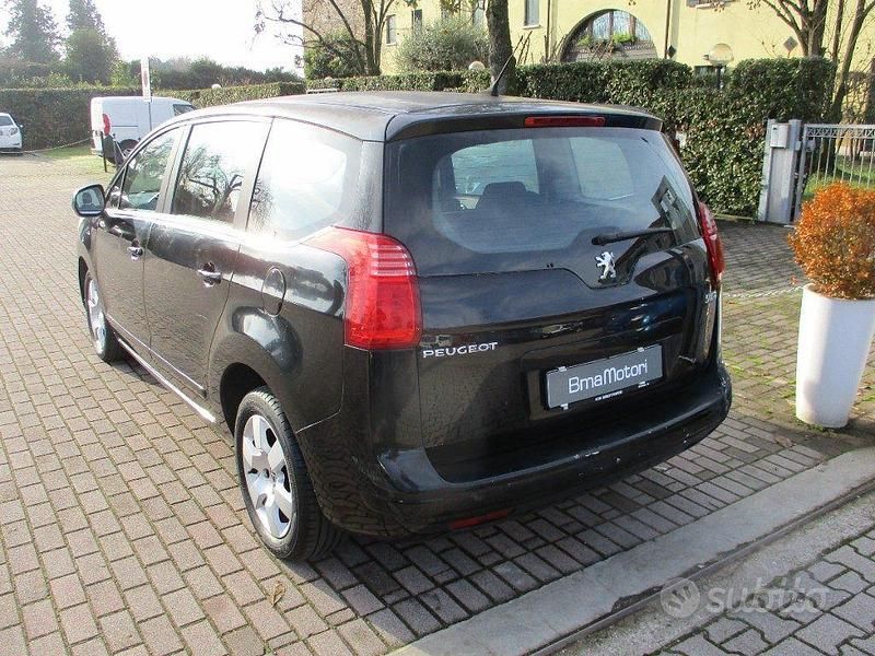Usata Peugeot 5008 Business-Line 112 CV (82 kW) 2011 Nero Monovolume