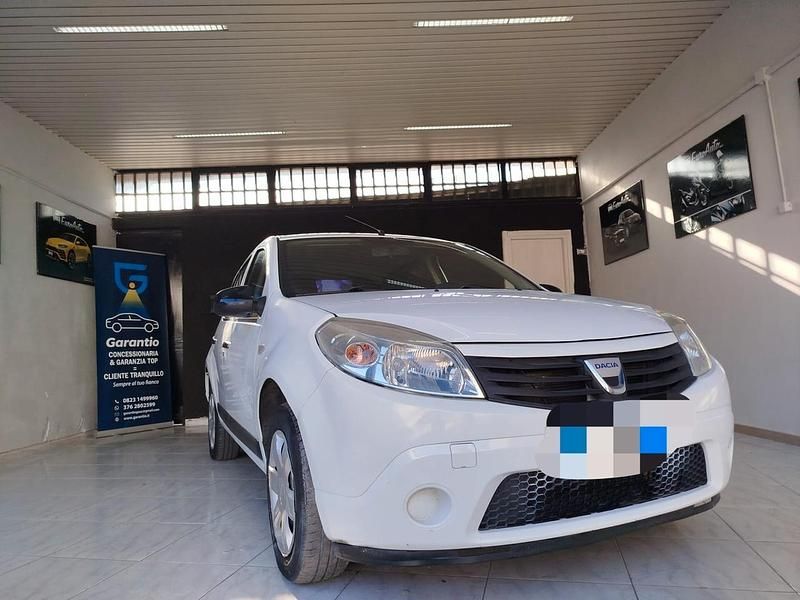 Usata Dacia Sandero 74 CV (54 kW) 2010 Bianco Berlina