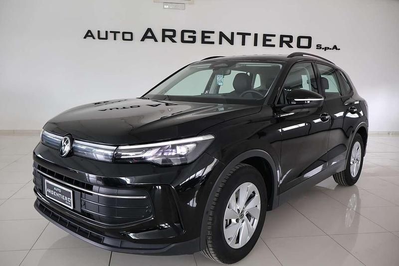 Usata VW Tiguan Life 150 CV (110 kW) 2025 Deep black SUV