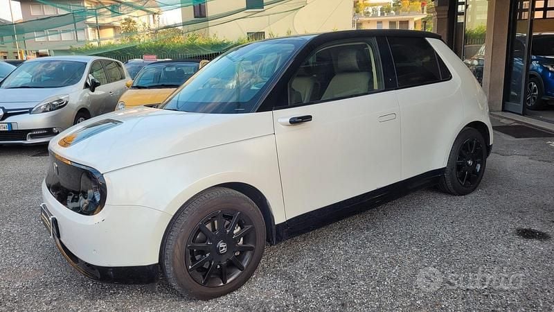 Usata Honda e 60 kW (82 CV) 2021 Bianco Utilitaria