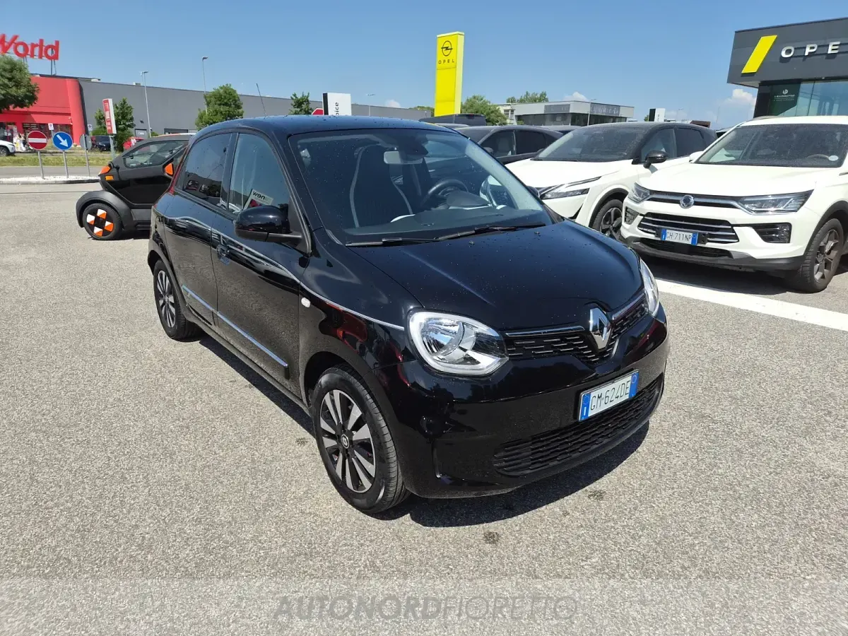 Usata Renault Twingo Techno 30 kW (42 CV) 2023 Nero Utilitaria