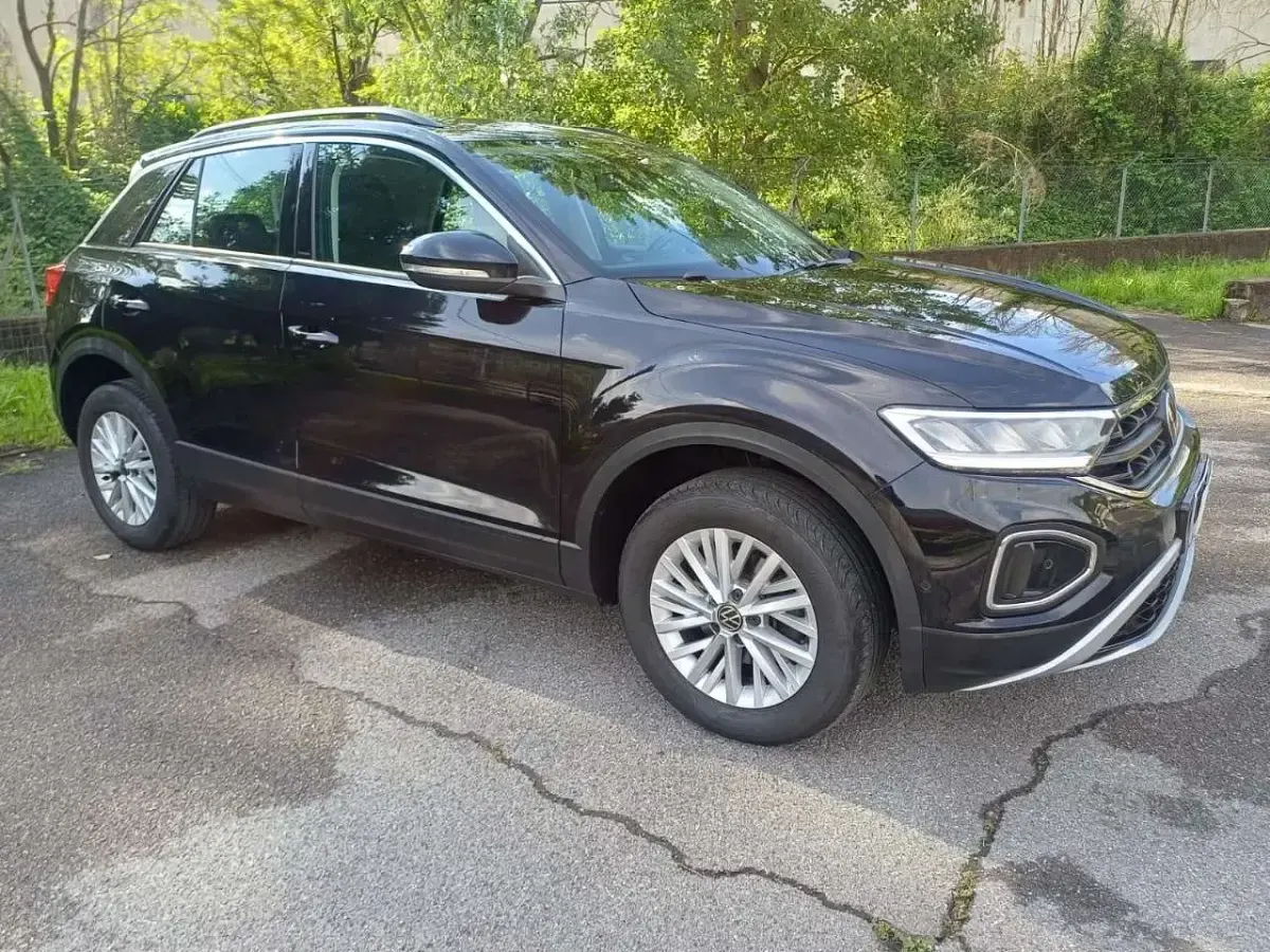 Usata VW T-Roc Life 150 CV (110 kW) 2023 Blu/azzurro SUV