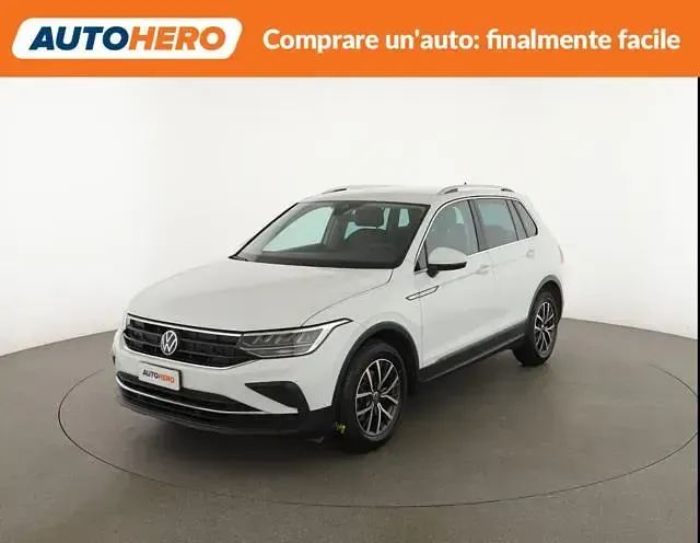 Usata VW Tiguan Life 131 CV (96 kW) 2023 Bianco SUV