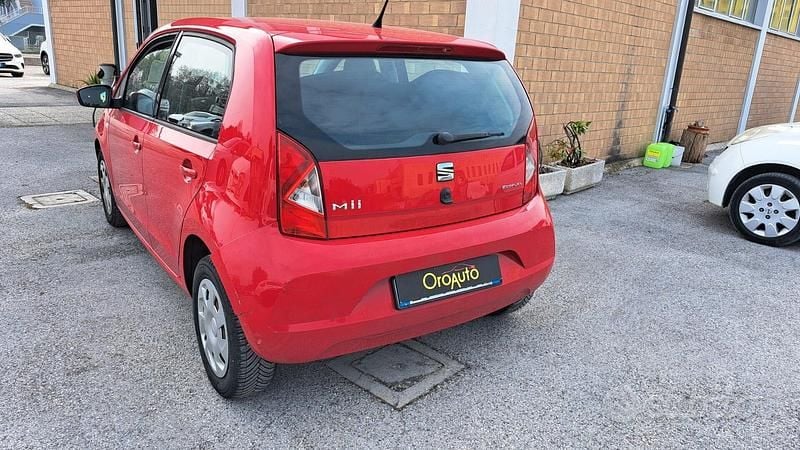 Usata Seat Mii 68 CV (50 kW) 2014 Rosso Utilitaria